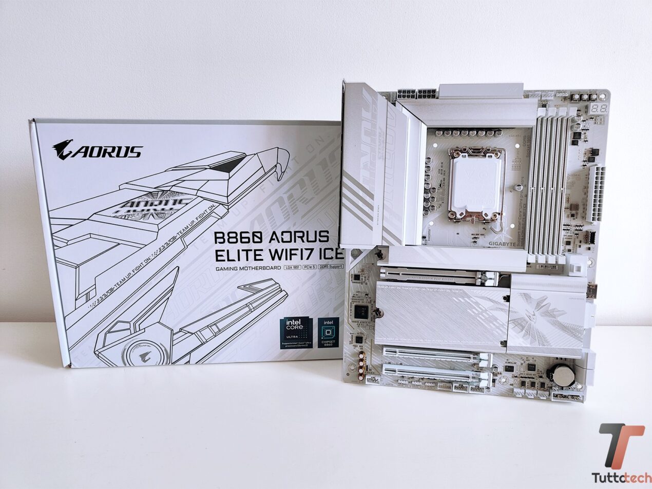 Recensione Gigabyte B860 AORUS Elite WiFi7 ICE: Arrow Lake-S anche per la fascia media