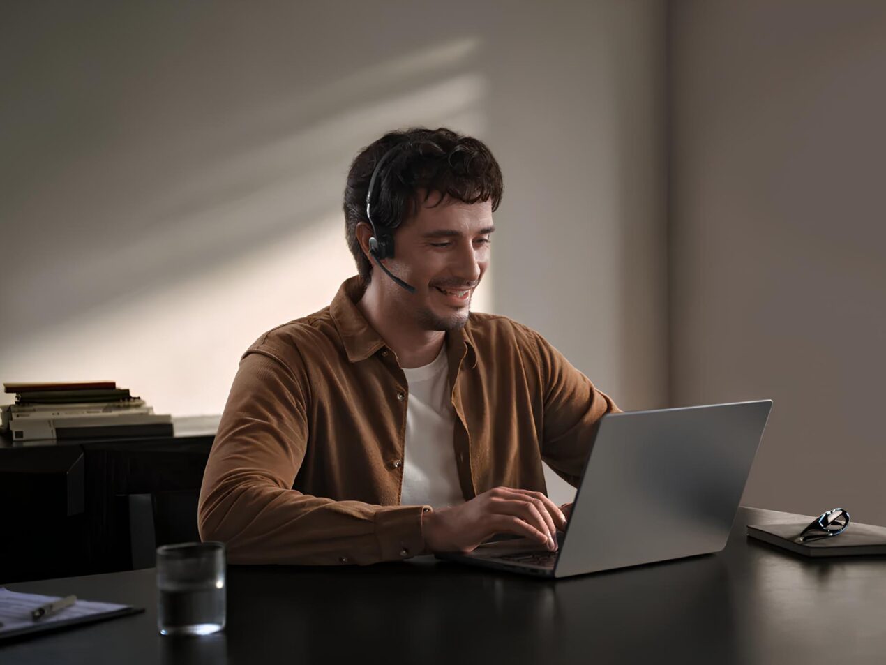 Con OpenFit 2 e OpenMeet UC Shokz incanta il CES 2025 rivoluzionando l’audio open-ear