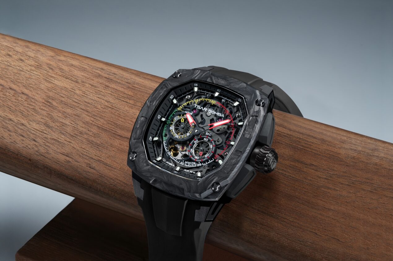 Stile unico ma personalizzabile: ecco Tsar Bomba Dark Matter 1, l'orologio automatico dei sogni 4