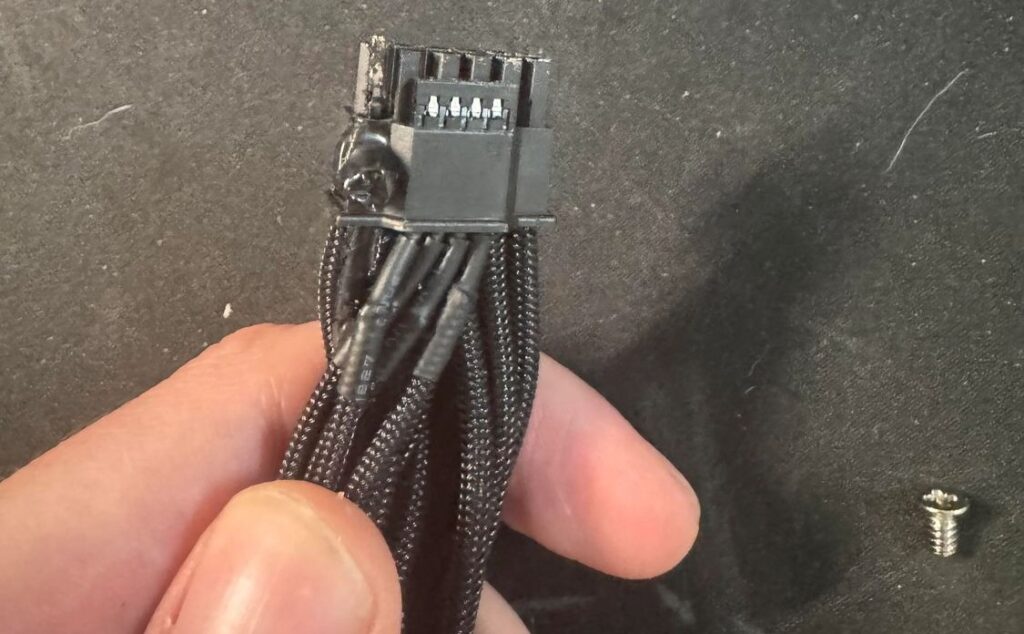 GeForce RTX 5090 connettore bruciato