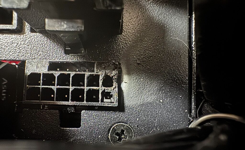 GeForce RTX 5090 connettore bruciato psu