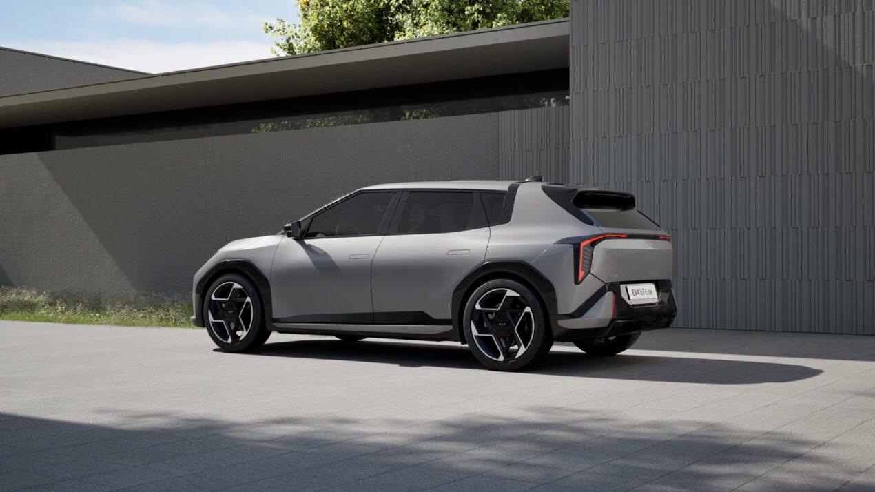 Una berlina, un SUV, un'utilitaria e un furgone tuttofare nel futuro (elettrico) di Kia 4