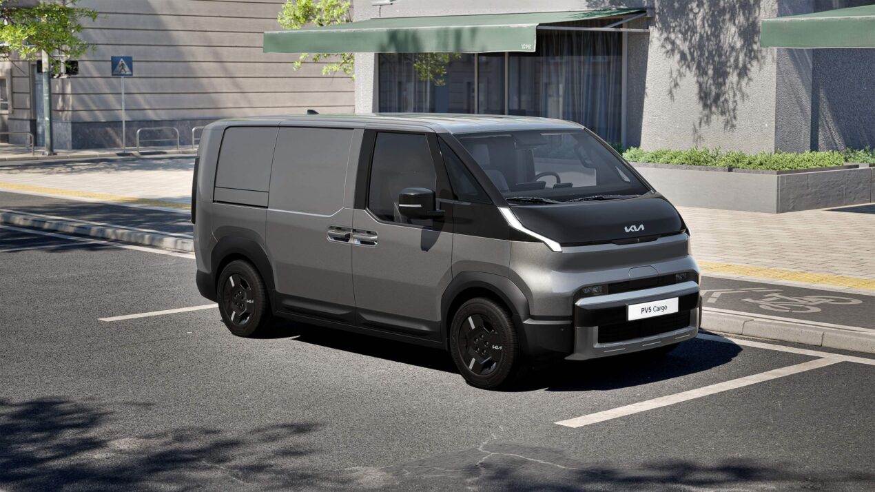 Una berlina, un SUV, un'utilitaria e un furgone tuttofare nel futuro (elettrico) di Kia 9