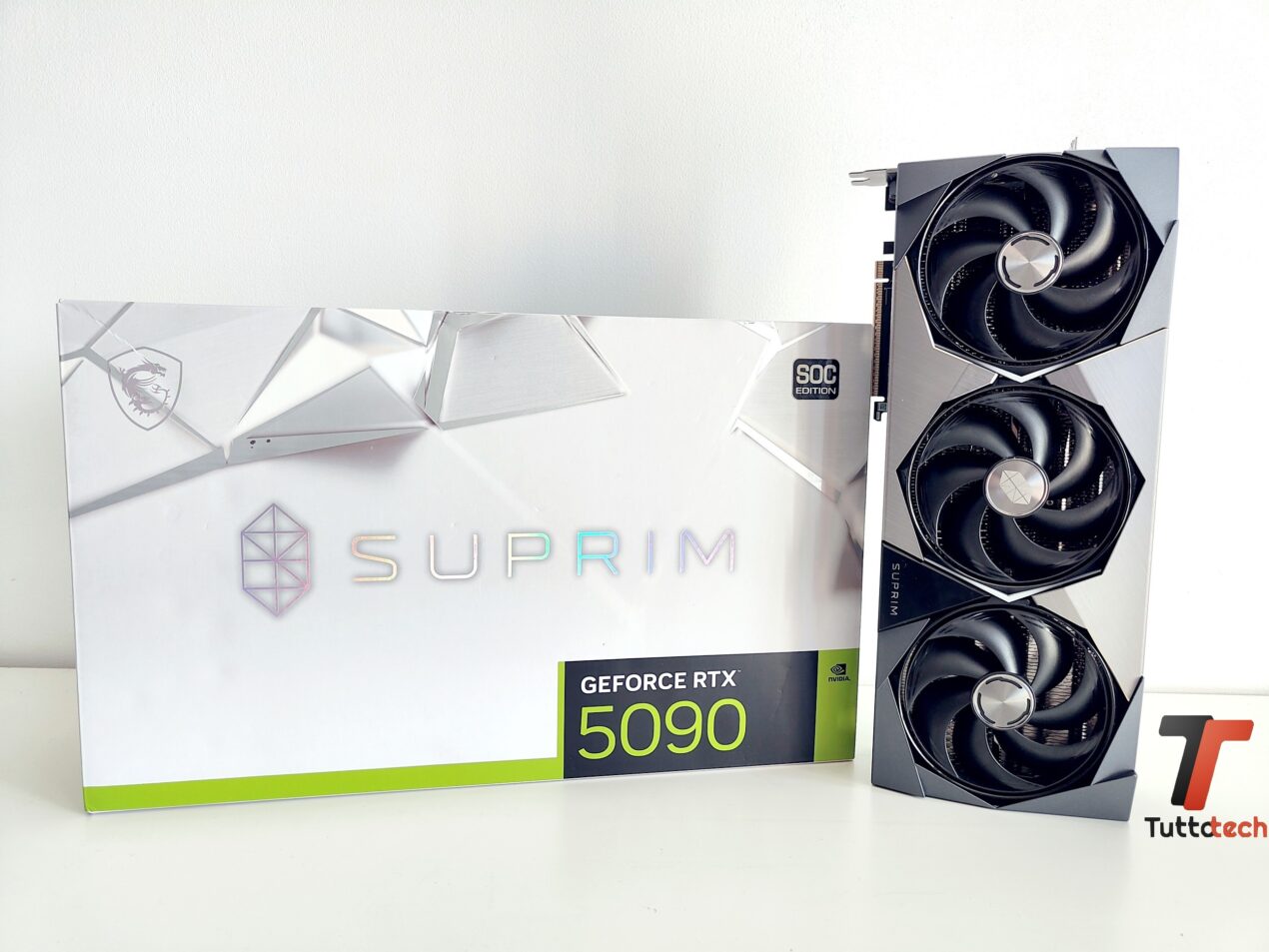 Recensione MSI GeForce RTX 5090 SUPRIM SOC: esagerata in tutto, e che potenza!