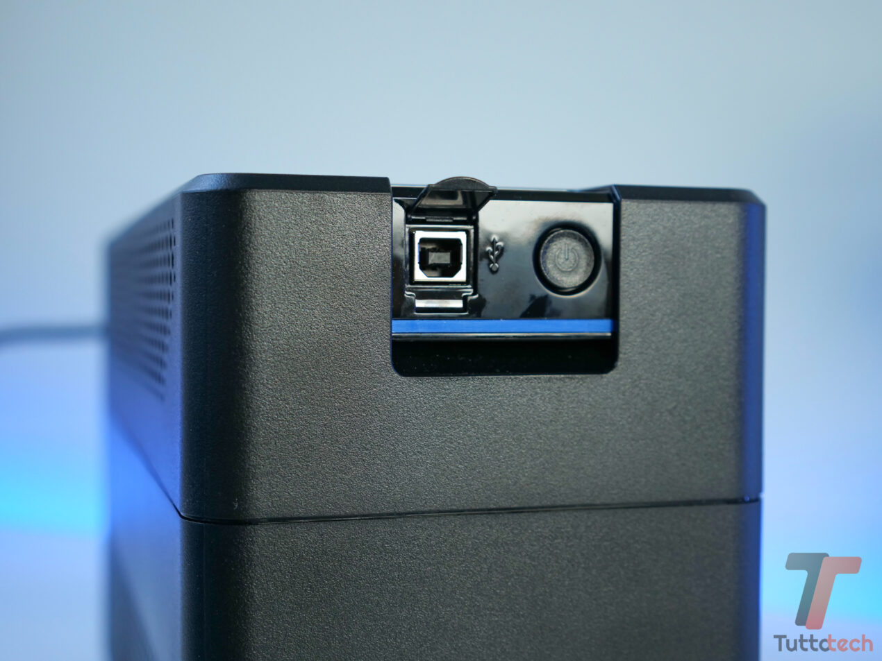 Recensione UPS Eaton 5E1200UD: affidabilità e protezione contro sbalzi e blackout 1