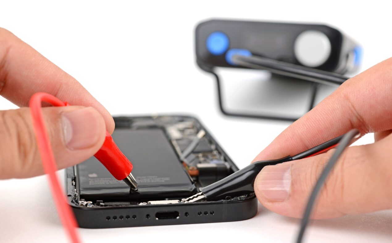 Apple iPhone 16e è l'iPhone "economico" più semplice da riparare, secondo iFixit