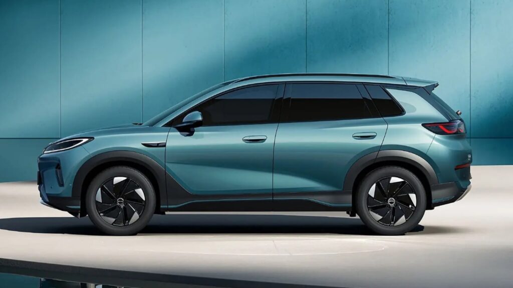 BYD lancia l'economico SUV Sealion 05 EV, supera Tesla nel fatturato e pensa in grande 6