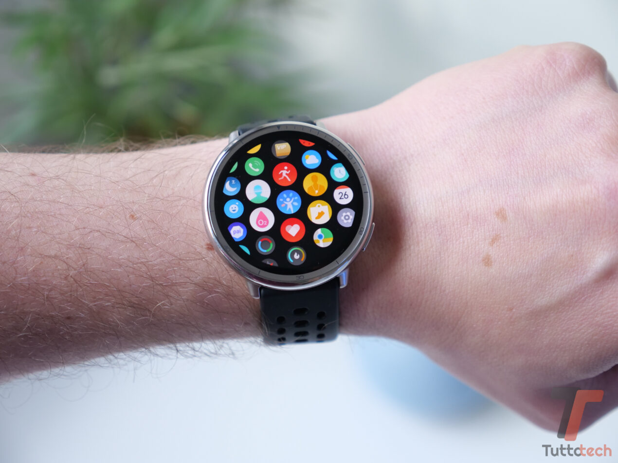 Amazfit Active 2 è imperdibile su Amazon a questo prezzo e diventa anche un'ottima idea regalo