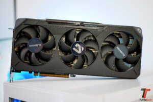 È tornata al suo prezzo: la Radeon RX 9070 richiede attenzione, com'è la custom Gaming OC di Gigabyte 2