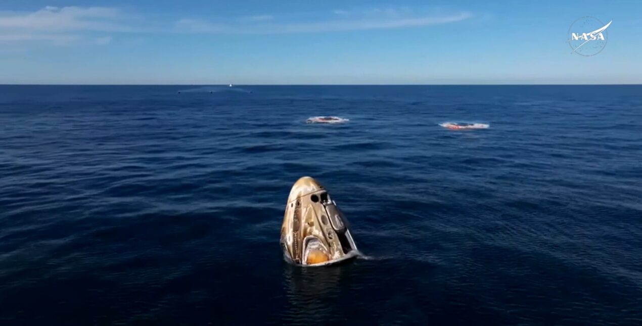 Crew-9 ammarata con successo: Williams e Wilmore tornano a casa dopo nove mesi sulla ISS