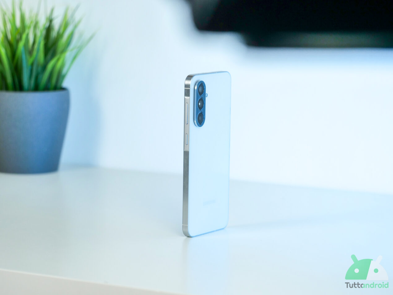 Recensione Samsung Galaxy A56: un medio gamma coi fiocchi che sembra un flagship