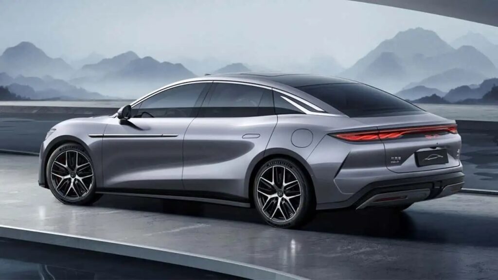 byd han l auto elettrica