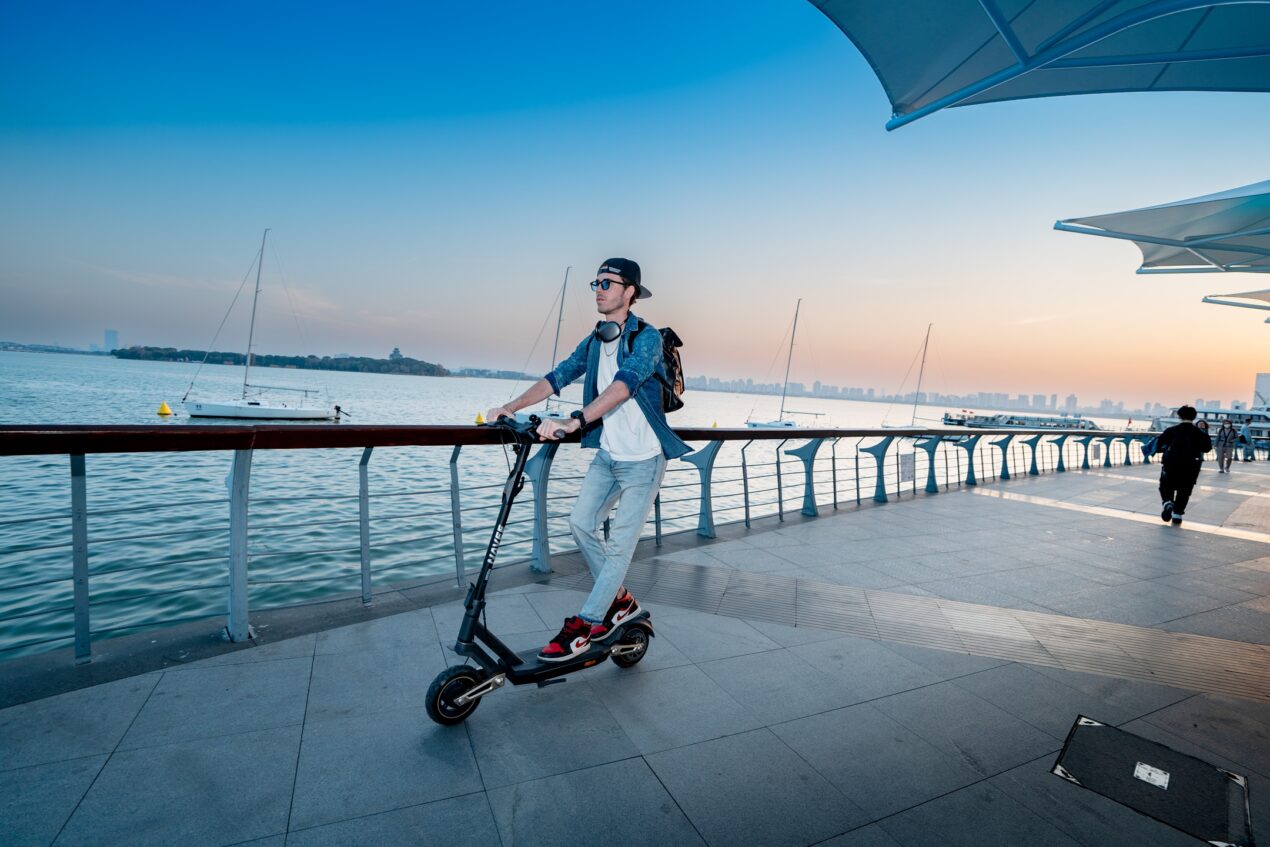 NAVEE svela le novità per la micromobilità: debuttano 4 monopattini elettrici