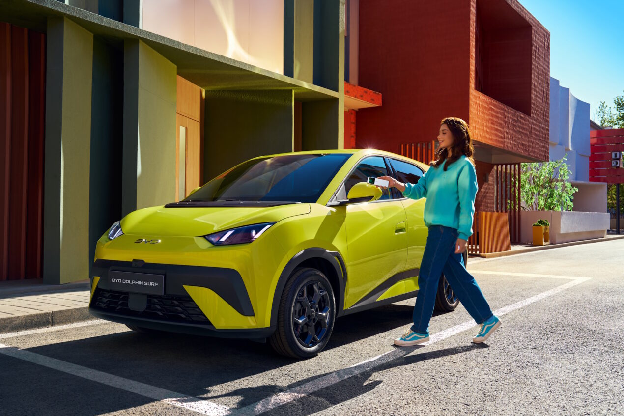 BYD lancia DOLPHIN SURF in Italia, un'elettrica compatta pensata per la città