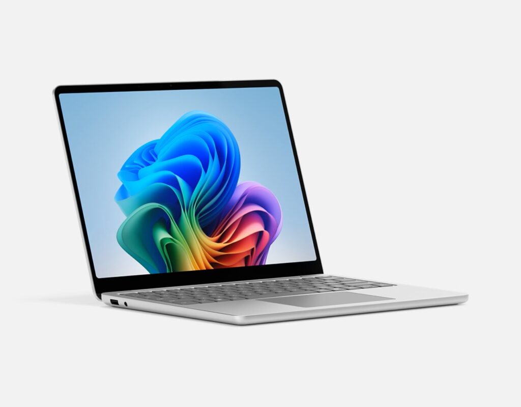 Microsoft ha annunciato i nuovi Surface Pro e Laptop, compatti, colorati e "pop" 21