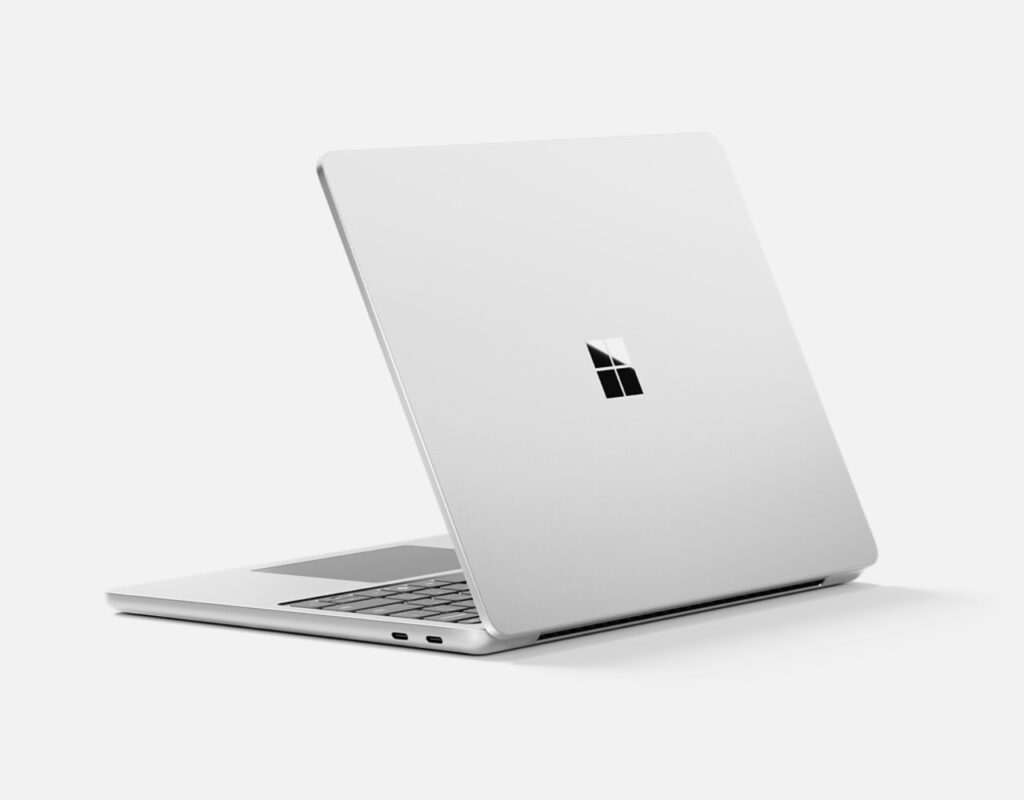 Microsoft ha annunciato i nuovi Surface Pro e Laptop, compatti, colorati e "pop" 23