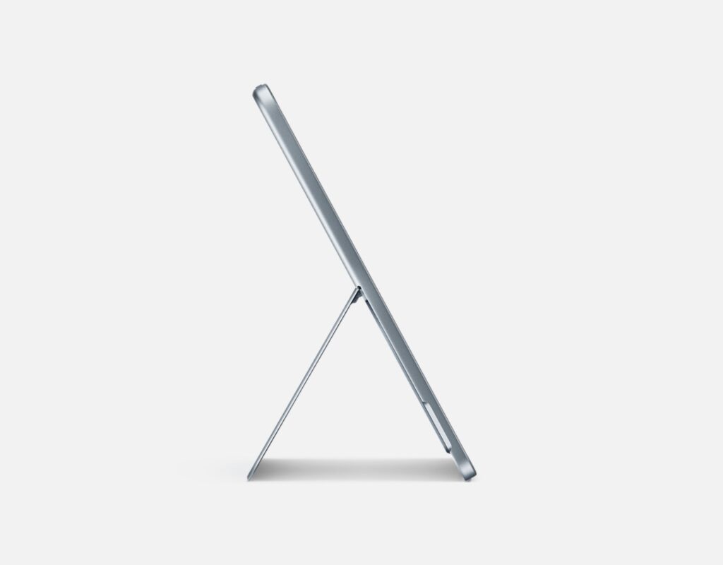 Microsoft ha annunciato i nuovi Surface Pro e Laptop, compatti, colorati e "pop" 7