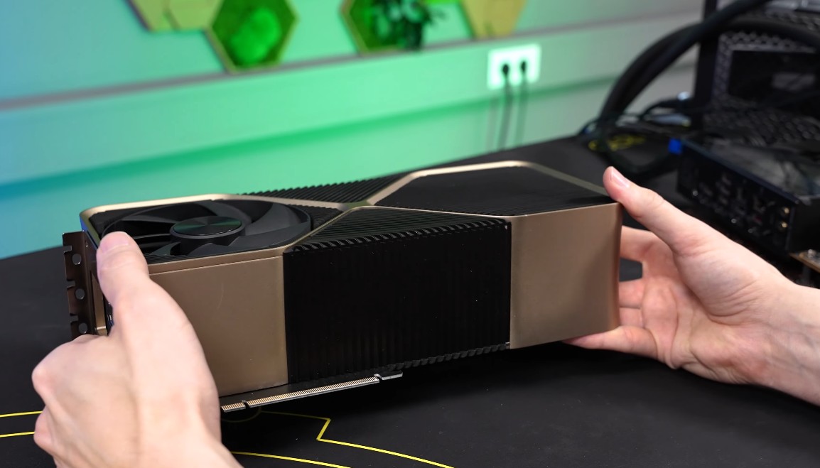 NVIDIA RTX Titan Ada 6