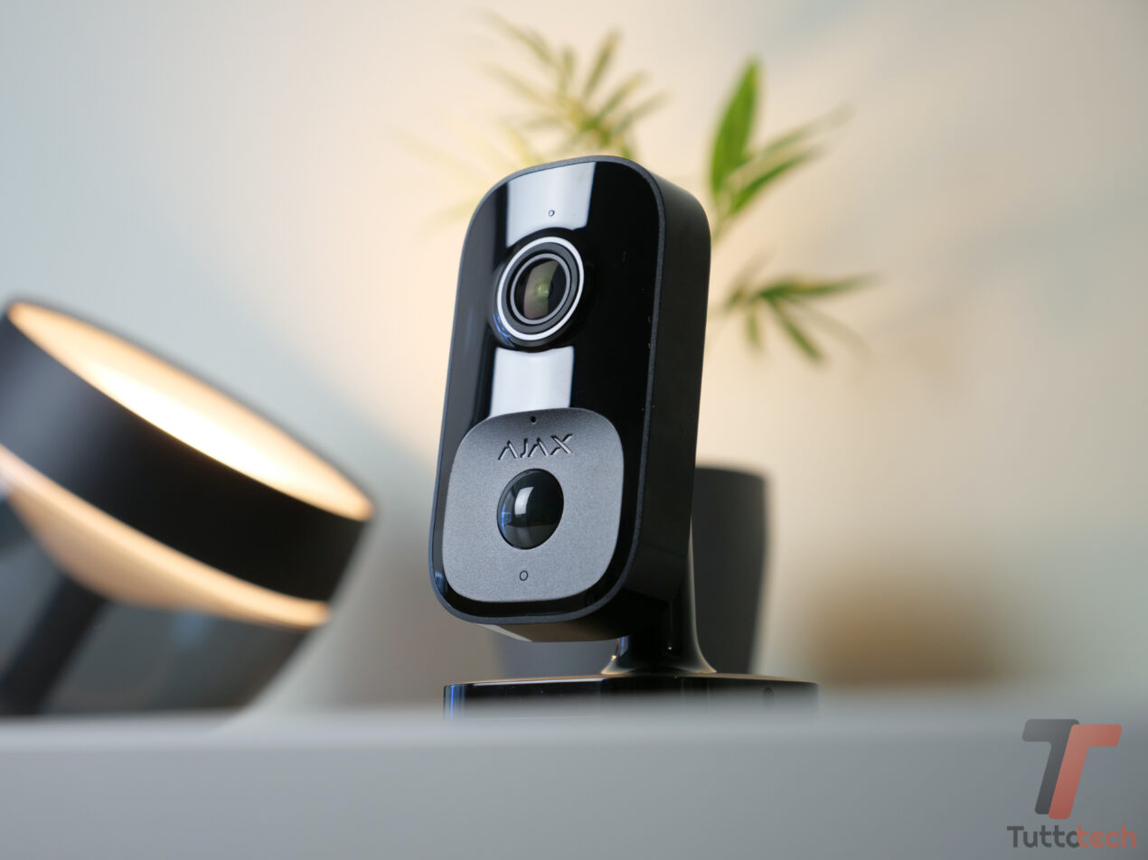 Recensione Ajax IndoorCam: video 2K, AI e design per la vostra sicurezza