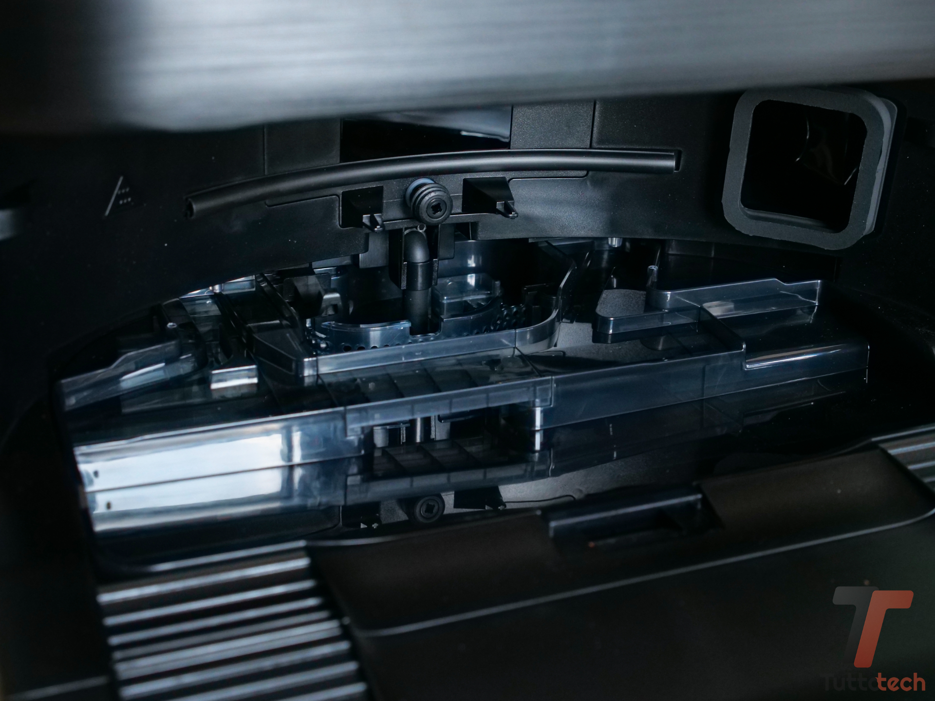 Recensione ECOVACS DEEBOT X9 Pro Omni: meno potente ma più efficace e con triplo sollevamento 16