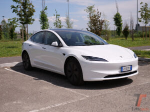 Taglio al prezzo di Tesla Model 3 Long Range: ora le auto Tesla incentivabili sono tre 1