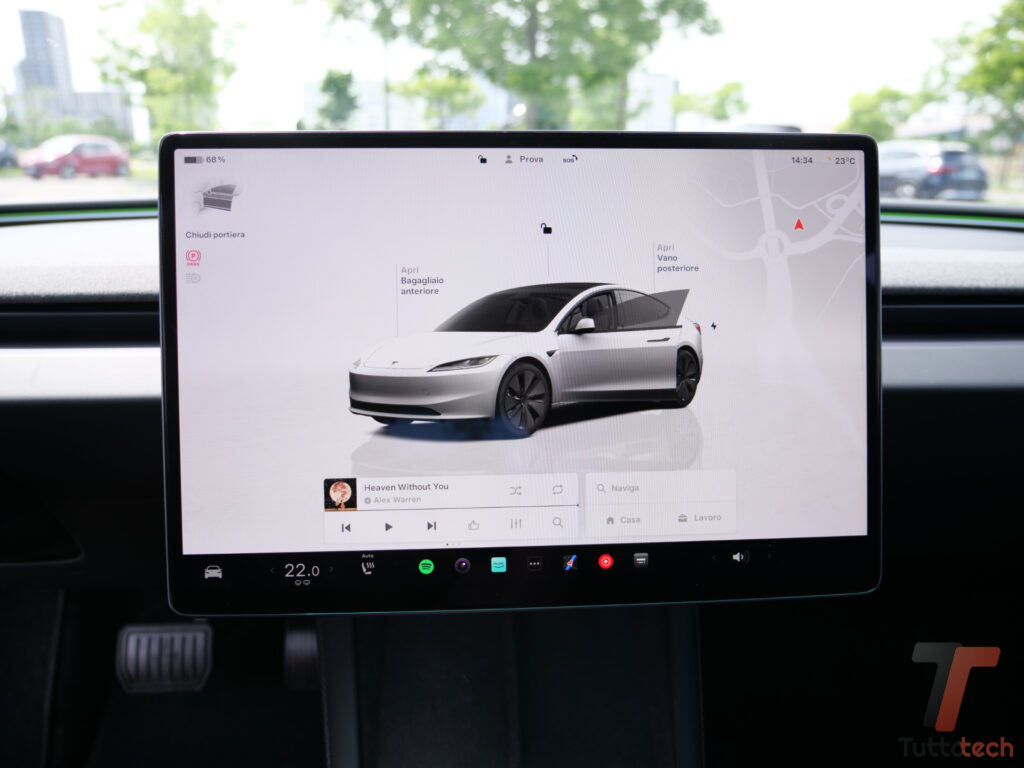 Tesla integra l’IA di Grok nelle sue auto con l'ultimo aggiornamento 4