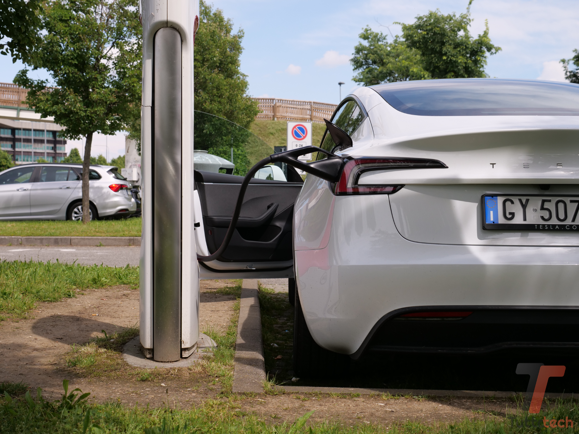 Tesla supercharger tt 2
