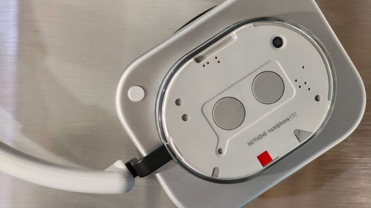 Immagini e caratteristiche delle Nothing Headphone (1) a pochi giorni dal lancio