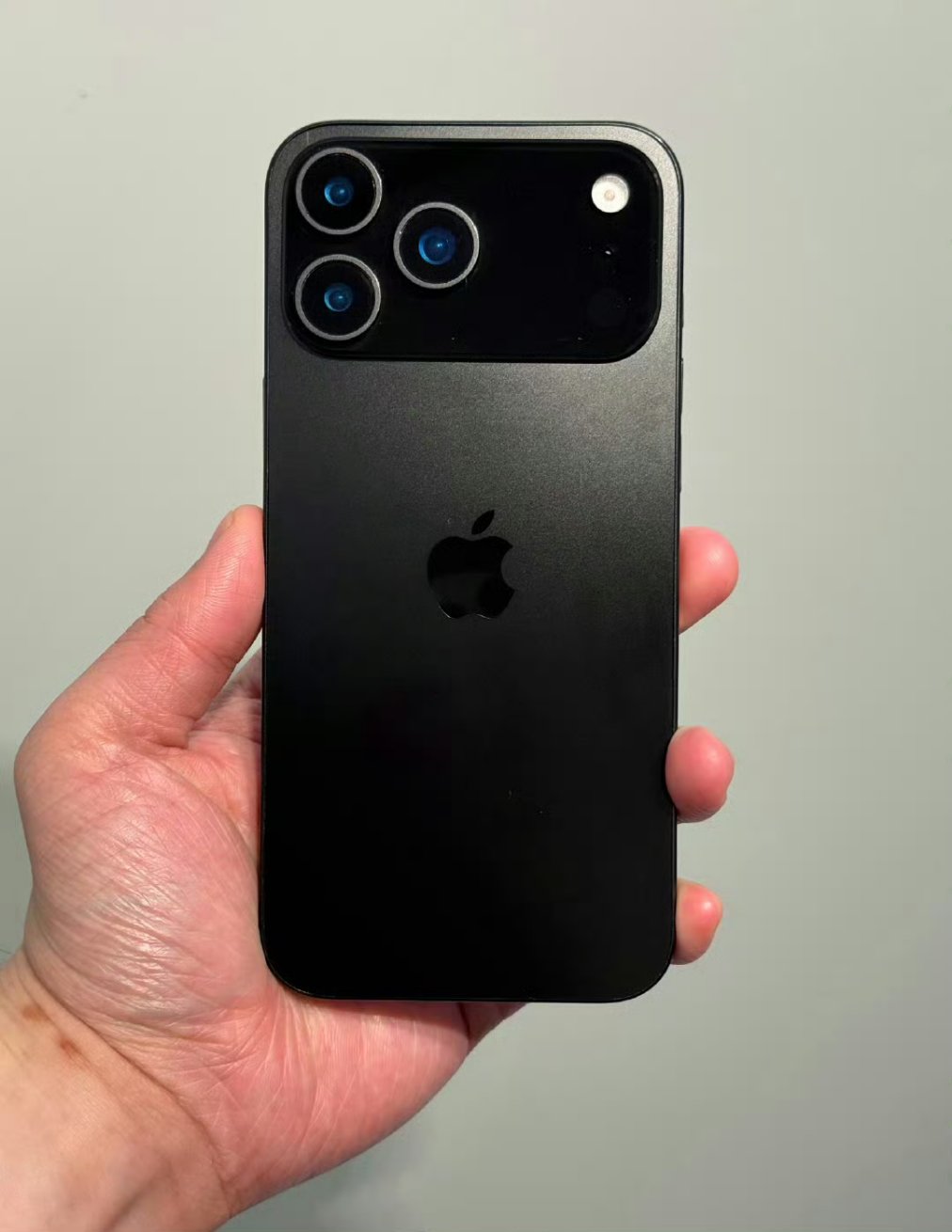 Il comparto fotografico di iPhone 17 Pro non verrà aggiornato con la sola Camera Bar 10