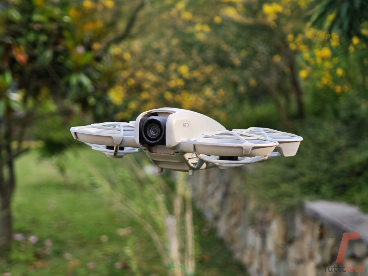 Recensione DJI Neo: il drone "zero sbatti" per foto e clip da esperti