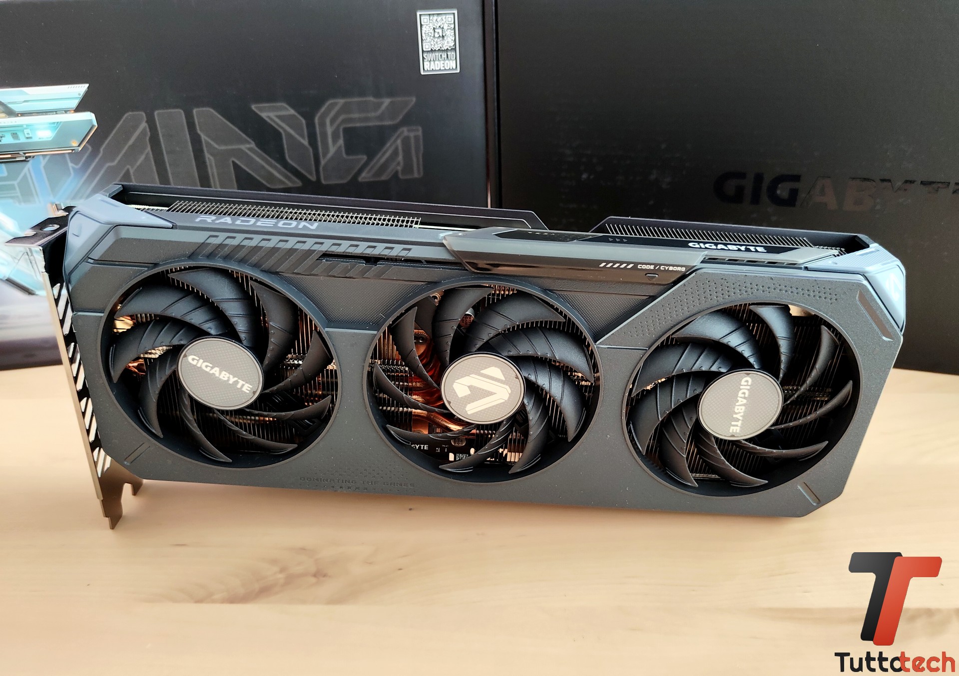 Gigabyte Radeon RX 9600 XT Gaming OC 16 GB 1