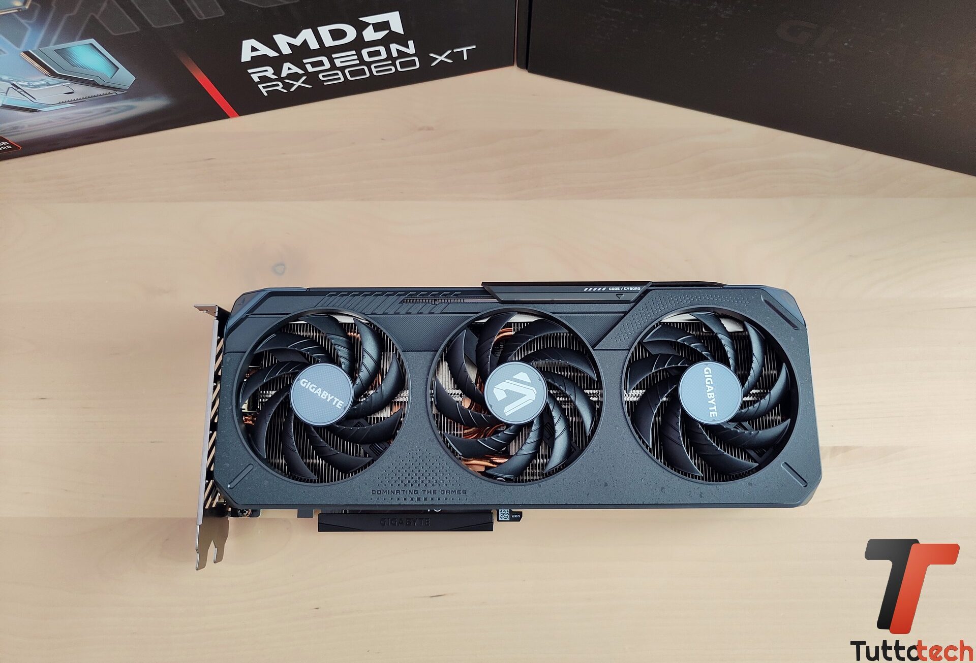Gigabyte Radeon RX 9600 XT Gaming OC 16 GB 5