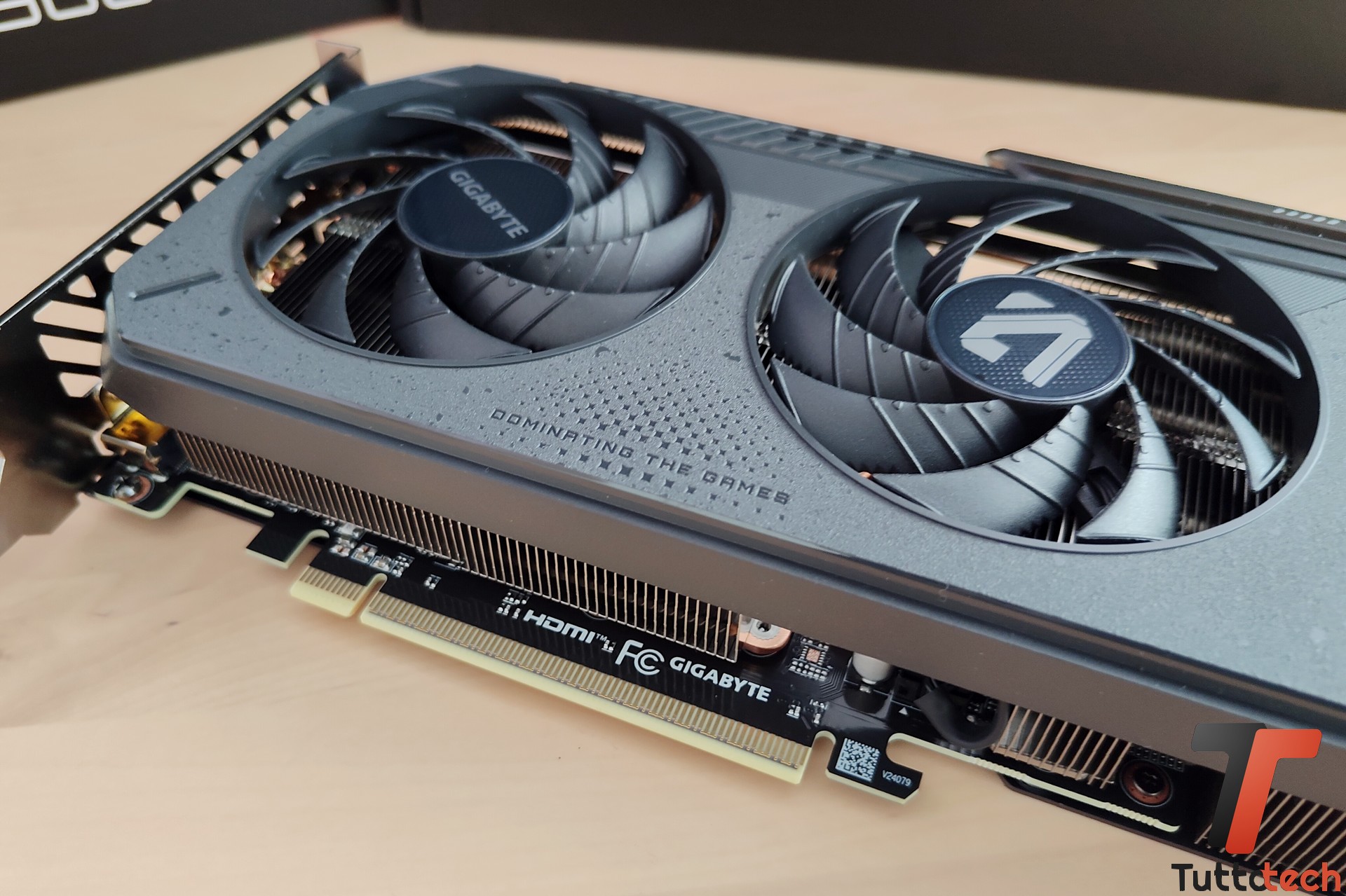 Gigabyte Radeon RX 9600 XT Gaming OC 16 GB 15