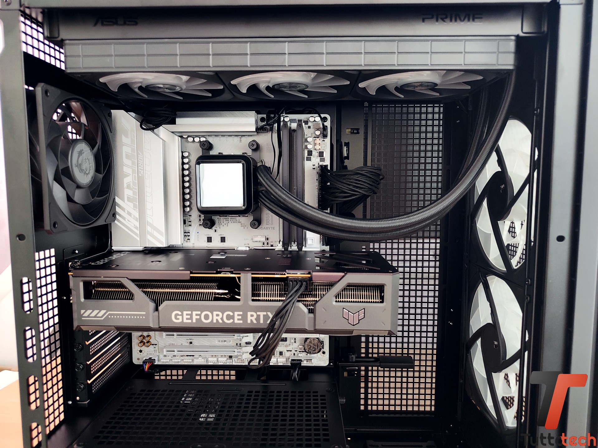 MSI MPG VELOX 300R AIRFLOW PZ 8