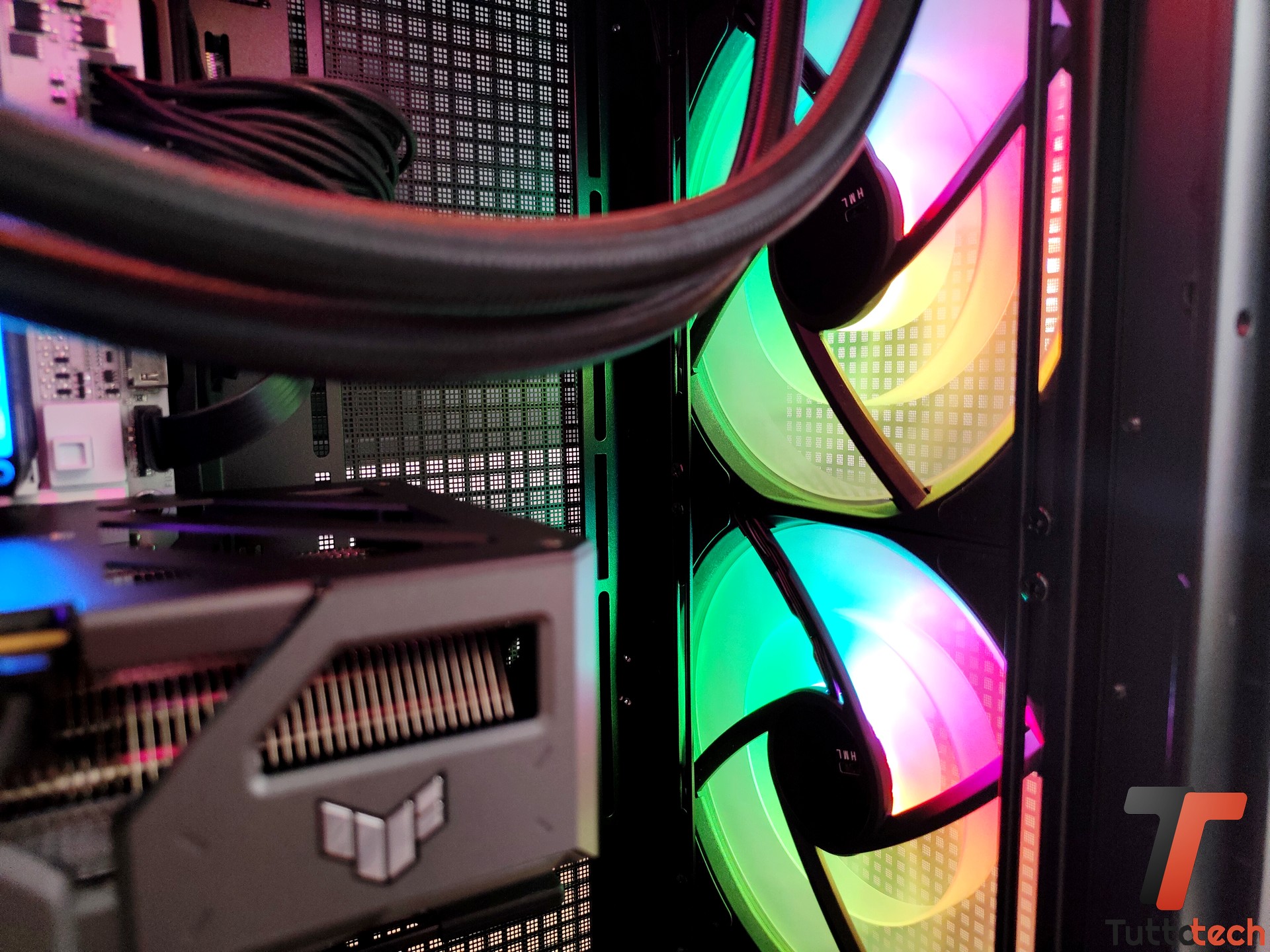 MSI MPG VELOX 300R AIRFLOW PZ 7