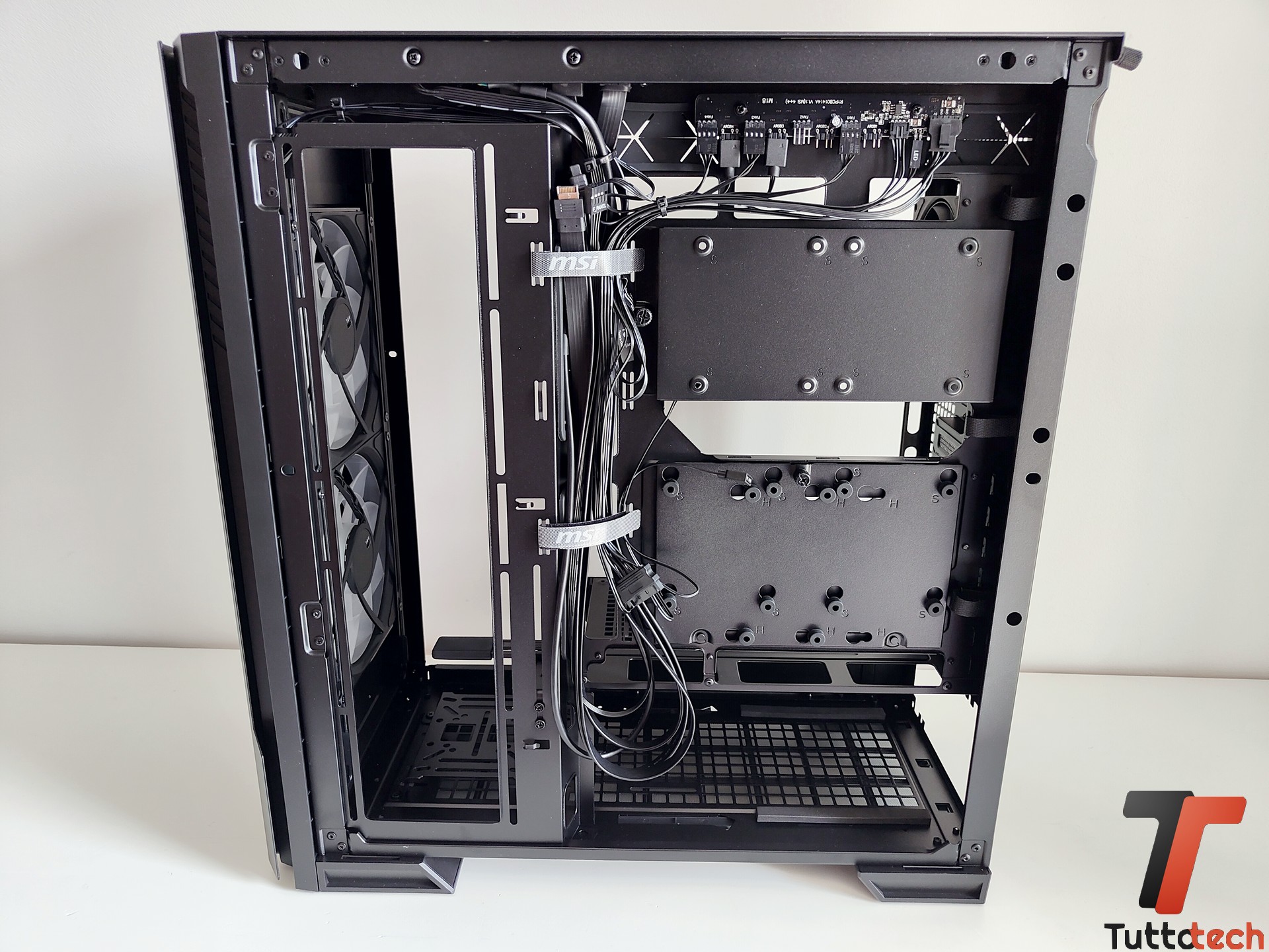 MSI MPG VELOX 300R AIRFLOW PZ 12