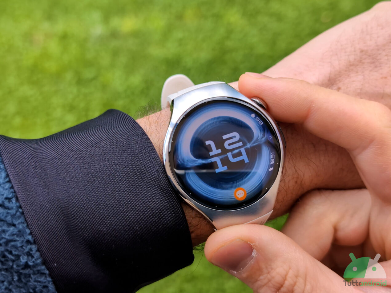 Huawei lancia assistenza premium gratuita fino a fine 2025 con 5 servizi esclusivi