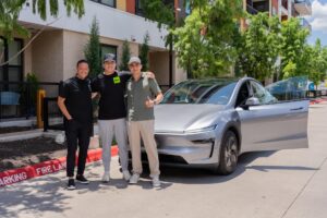 Successo per Tesla: consegnata autonomamente la prima auto, il video 6