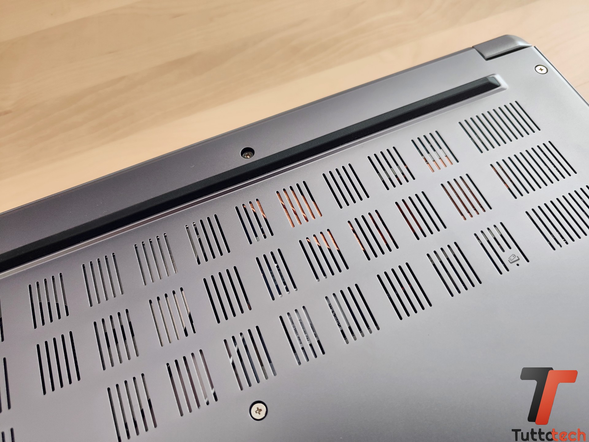 Recensione Acer Aspire 14 AI: l'efficienza di Lunar Lake anche sui notebook di fascia media 18