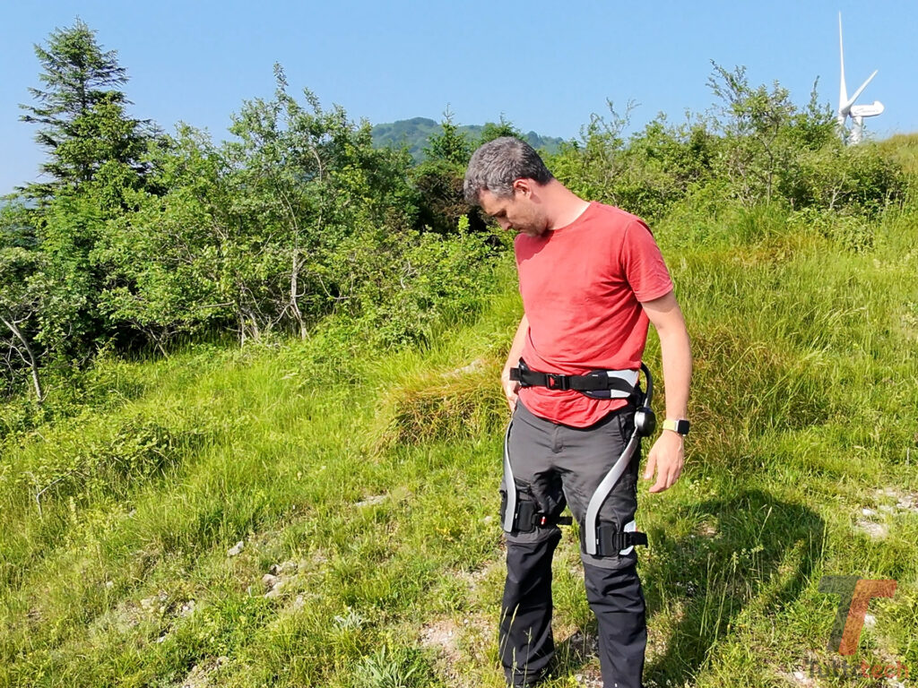 Abbiamo provato Hypershell X Pro , l'esoscheletro virale sui social, ecco come è andata 16