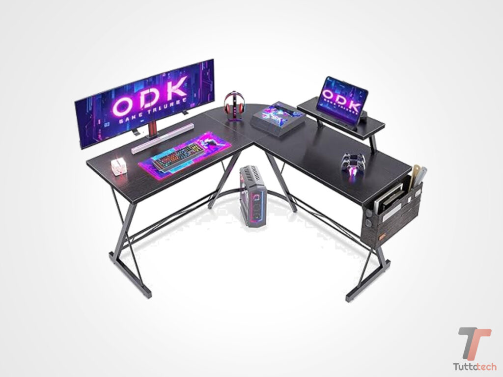 Prezzaccio per questa scrivania da gaming con supporto monitor e gancio cuffie 4