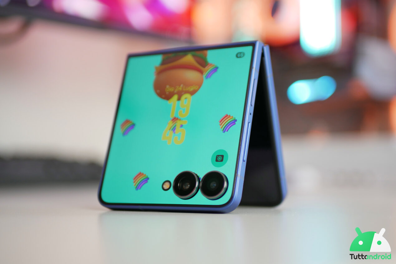 Recensione Samsung Galaxy Z Flip7: il pieghevole che ha finalmente trovato sé stesso