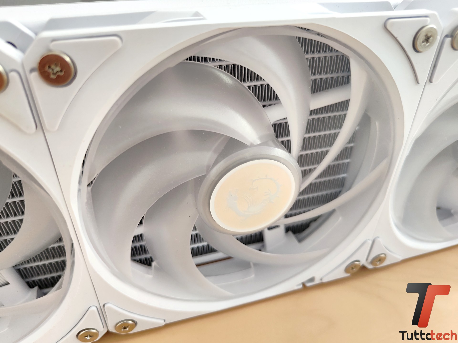 Recensione MSI MAG CORELIQUID A13 360: dissipatore AiO competitivo dal design minimalista 18