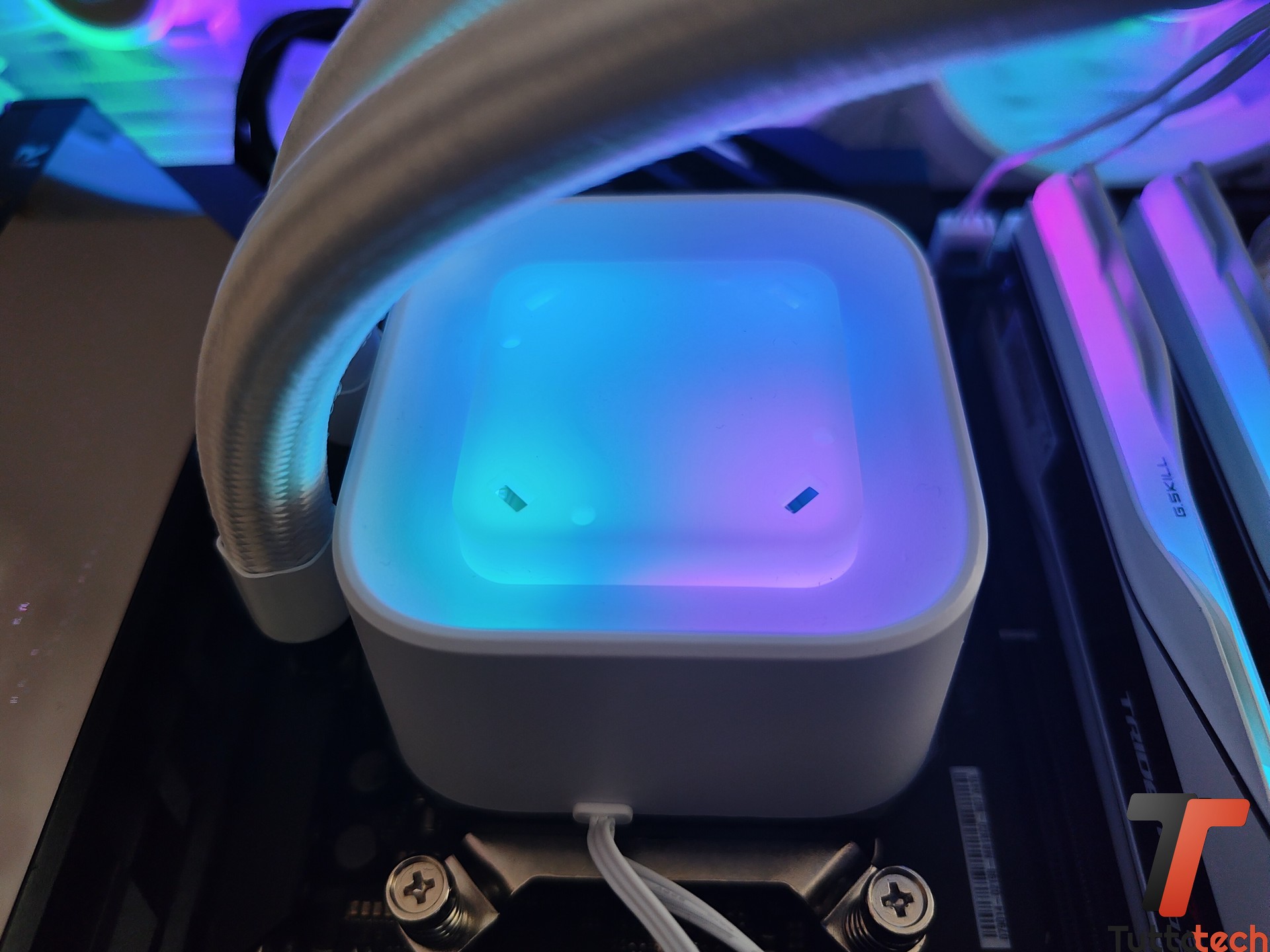 Recensione MSI MAG CORELIQUID A13 360: dissipatore AiO competitivo dal design minimalista 9