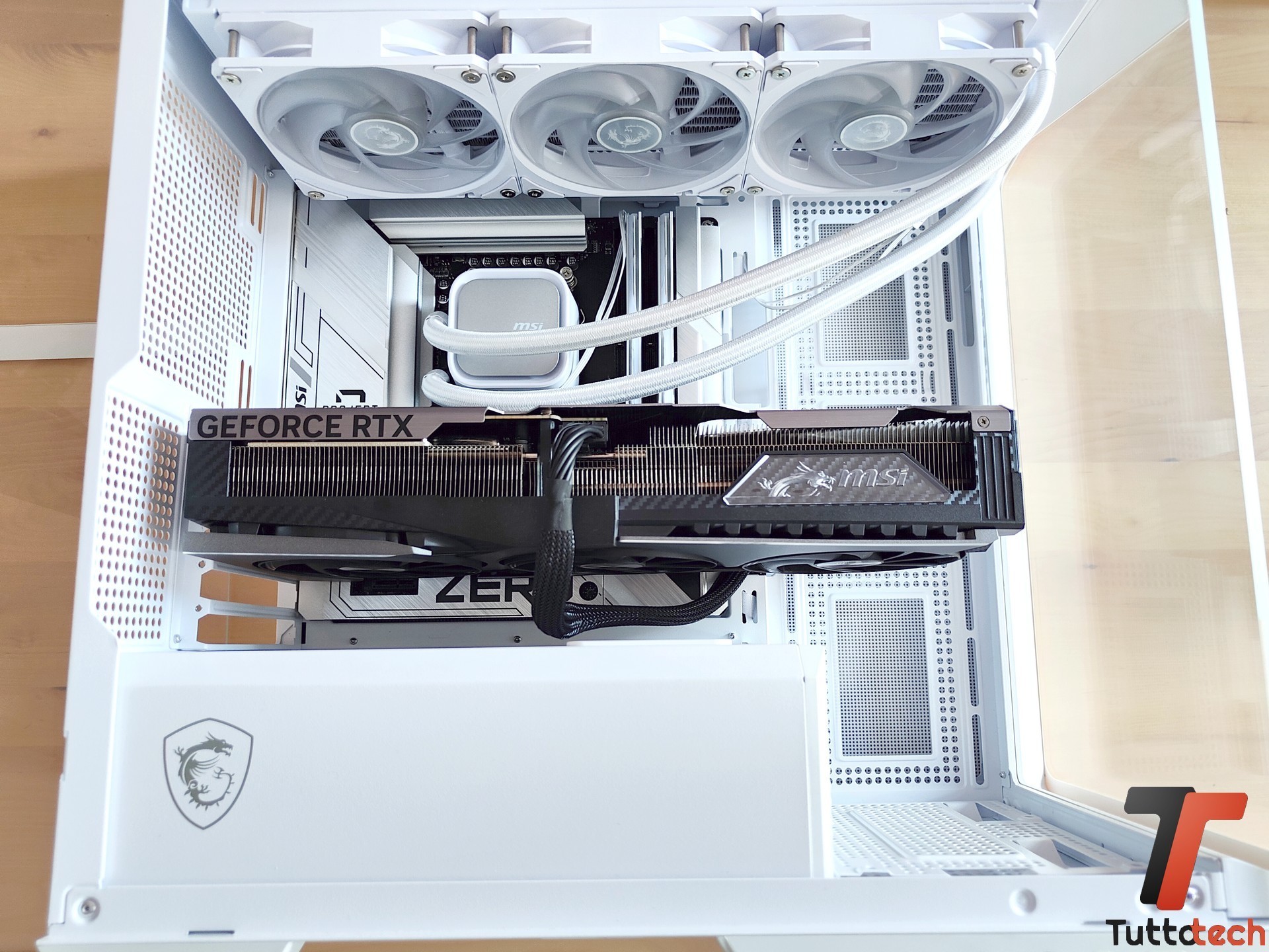 Recensione MSI MAG PANO M100 PZ: il case bello e pratico per tutte le tasche 19