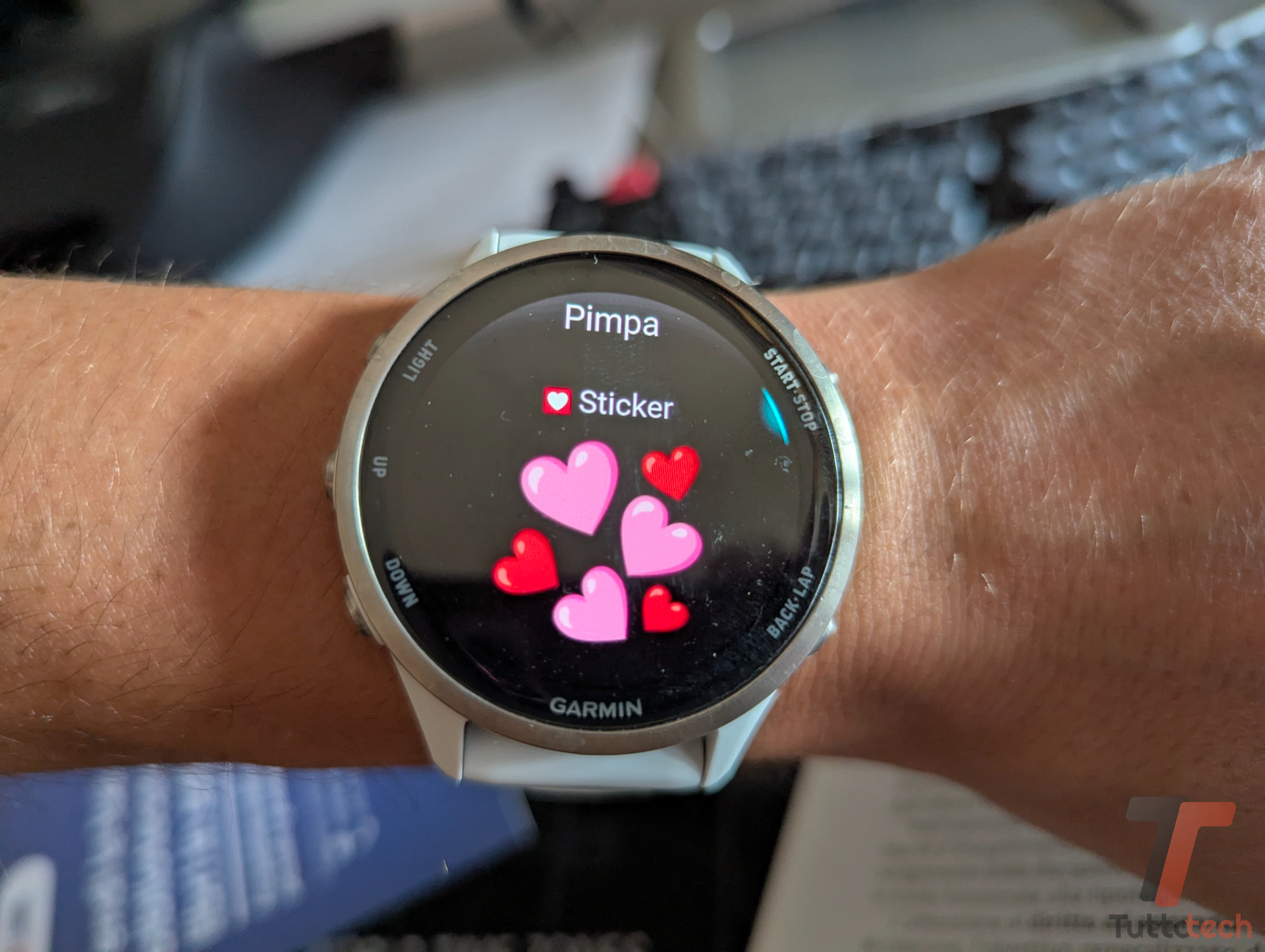 Sticker WhatsApp - Recensione Garmin Forerunner 970