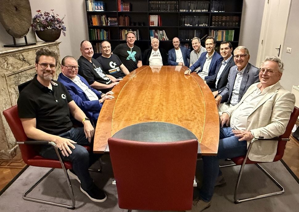 commodore corporation acquisizione