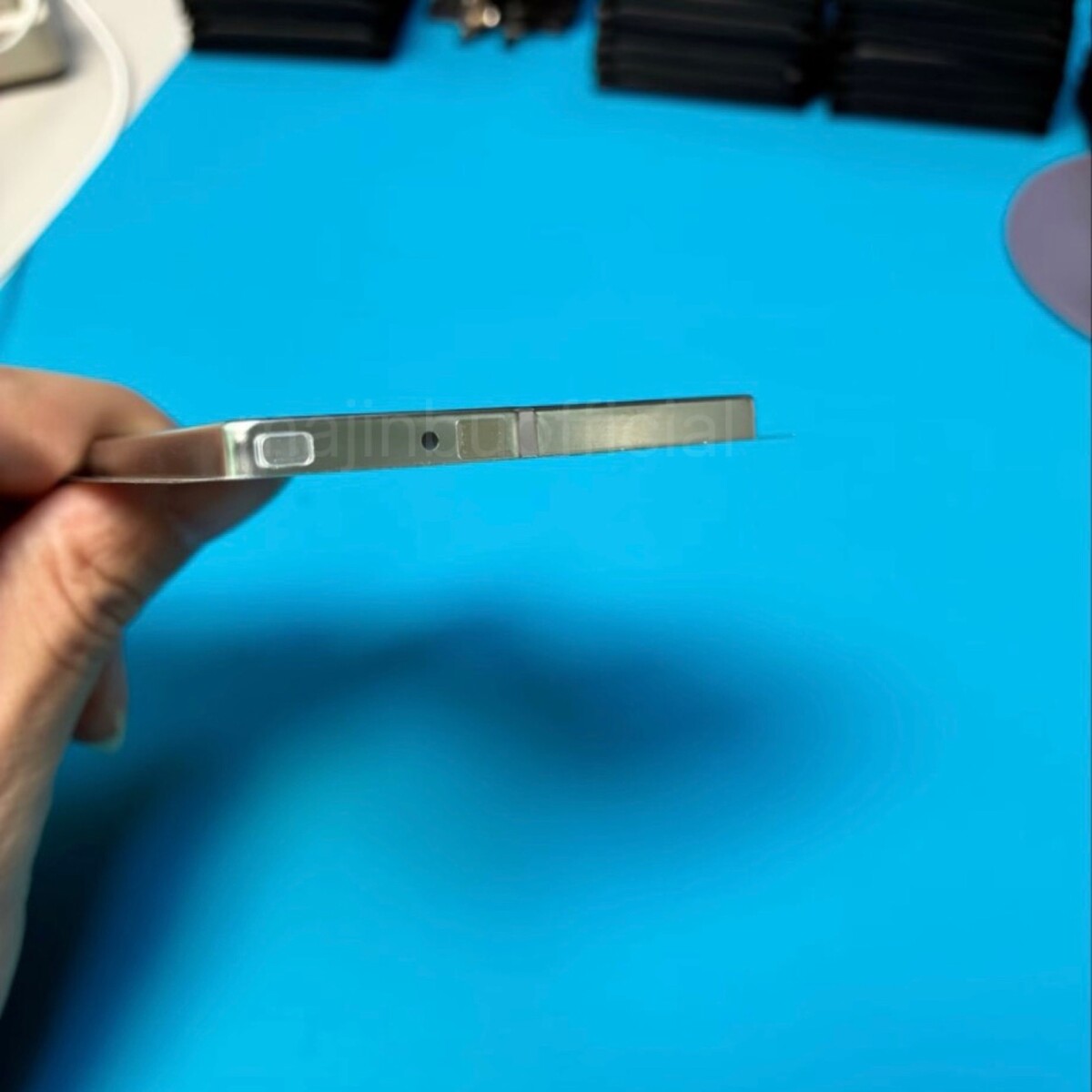 iPhone 17 Air avrà una batteria decisamente piccola, secondo un leak 5