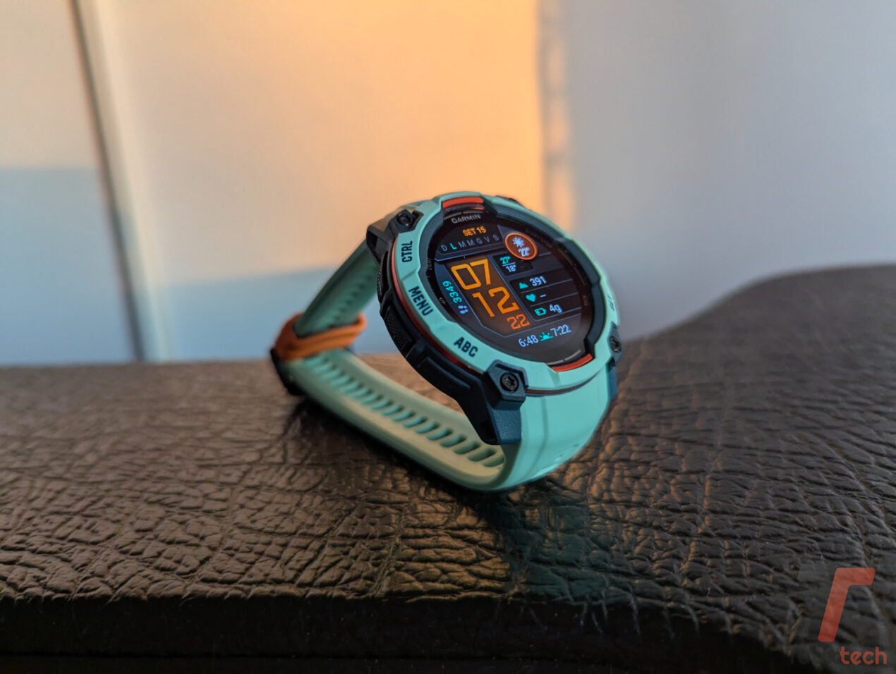 Recensione Garmin Instinct 3 AMOLED: uno sportwatch robusto, versatile e costoso
