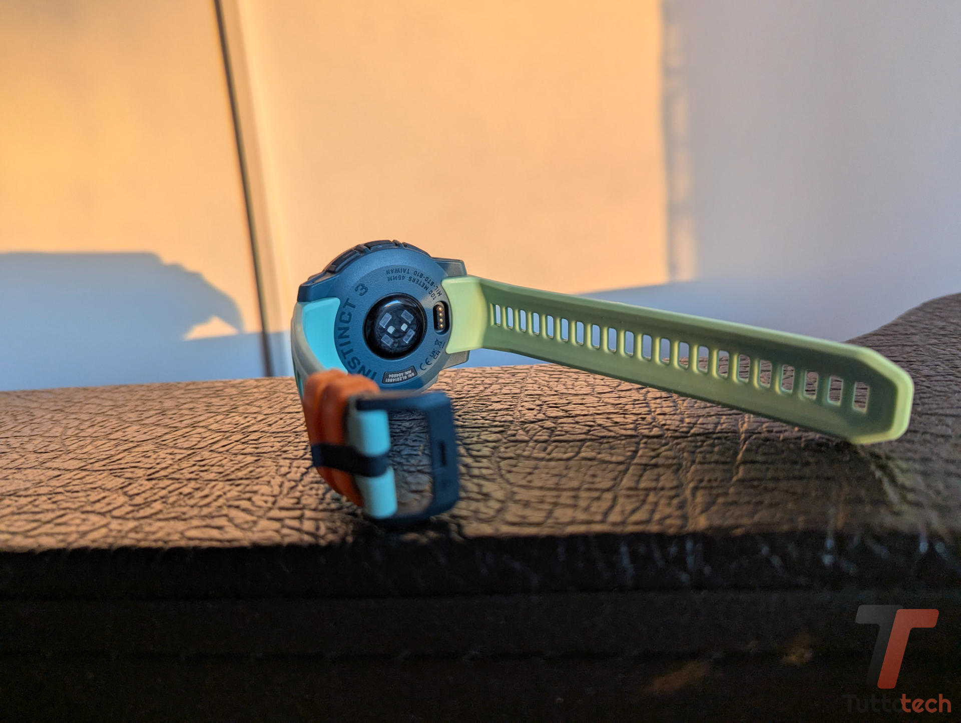 Garmin Instinct 3 AMOLED